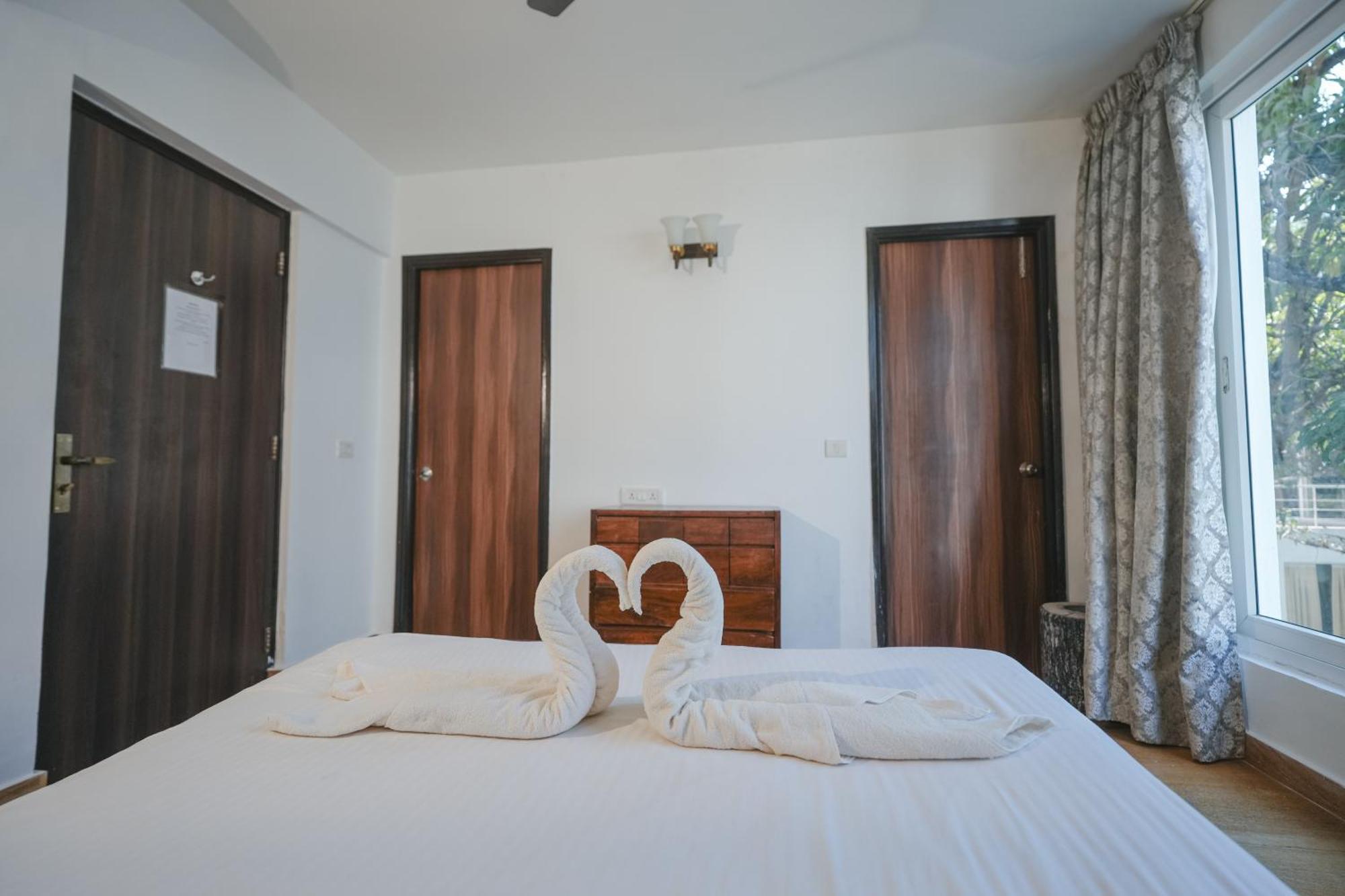 Villa M - Jia 3- 3Bhk In Candolim, Pool Facing, Near Beach, Breakfast Included Bagian luar foto